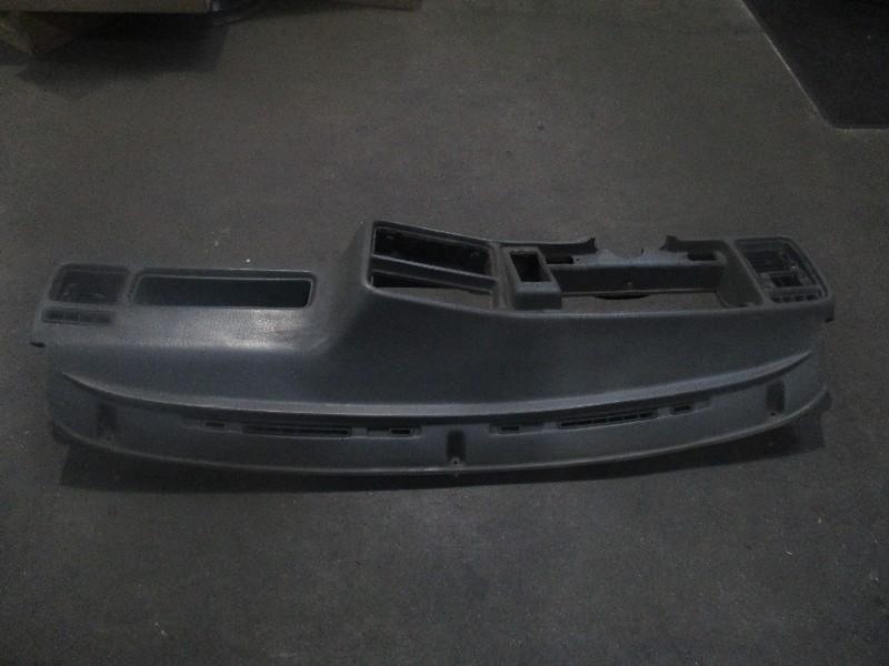 DASHBOARD Ford Sierra 1987- (01-1970/-) (83-bg-a-0-4310-aw), Gebruikt, Info@VerberkAutodemontage.nl, Nijverheidstraat 1a 1a
5405 AJ  UDEN, NL