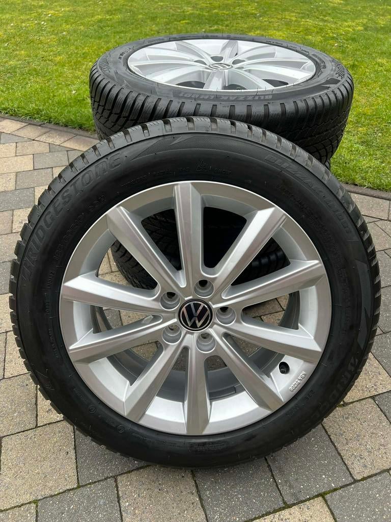 ENSEMBLE D'HIVER VW POLO GTI 185/60/R16 NEUF, Autos : Pièces & Accessoires, Neuf, Pneus et Jantes, Pneus hiver, 16 pouces