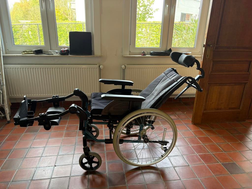 Rolstoel comfort plooibaar met voetsteun en hoofdsteun, Enlèvement, Comme neuf