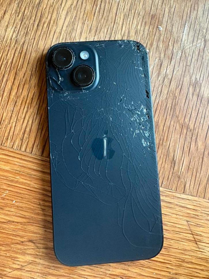 Iphone 15 pour piece(prix largement négociable), Télécoms, Téléphonie mobile | Housses, Coques & Façades | Apple iPhone, Utilisé