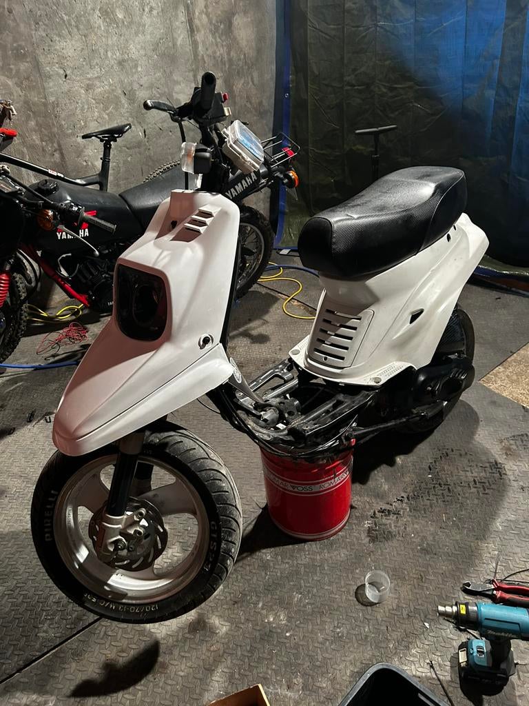 MBK Booster 2001 – veel vernieuwd – startklaar / project, Fietsen en Brommers, Scooters | Yamaha, Gebruikt, Overige modellen, Klasse B (45 km/u)