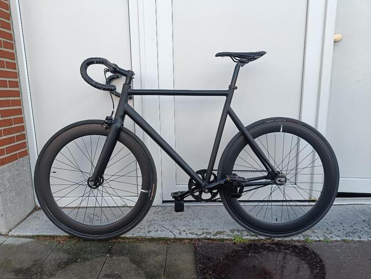 Vélo pignon fixe 58 cm Santa Fixie Raval, Vélos & Vélomoteurs, Vélos | Hommes | Vélos de sport & Vélo de randonnée, Utilisé, Autres marques