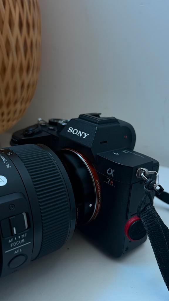 Sony Alpha 7R IV Full-frame61MP camera Excellent condition, TV, Hi-fi & Vidéo, Appareils photo numériques, Comme neuf, Sony, Sans zoom optique