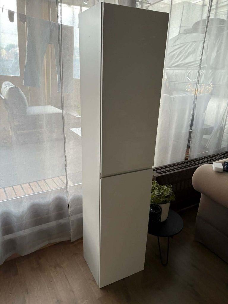 badkamerkast hoog wit goede staat, Huis en Inrichting, Badkamer | Badkamermeubels, Ophalen, (Half)hoge kast, Minder dan 50 cm