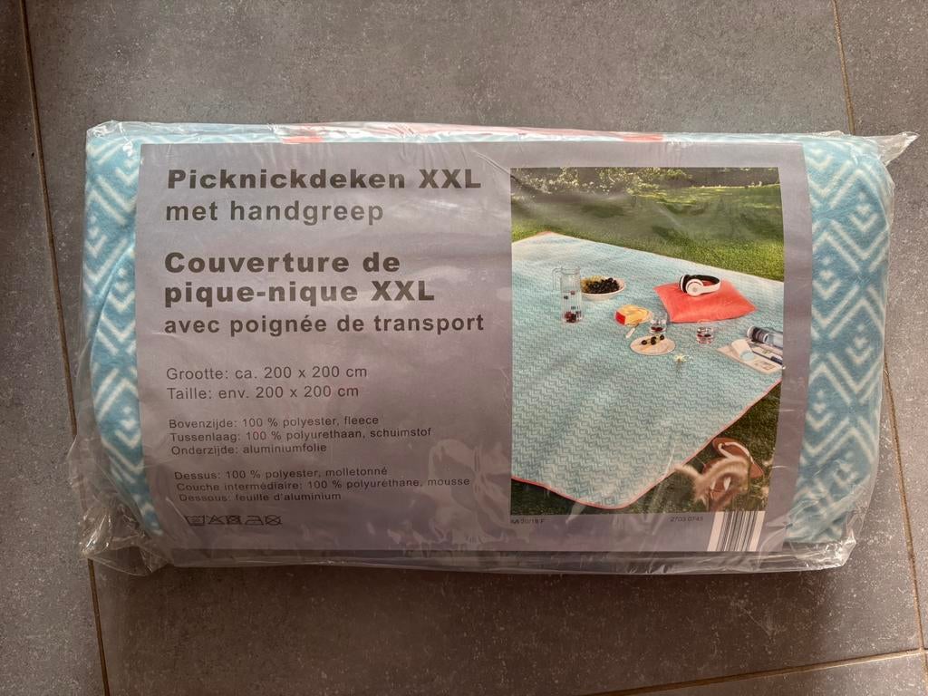 Couverture pique nique neuve 2*2m, Maison & Meubles, Accessoires pour la Maison | Plaids & Couvertures, Enlèvement, Comme neuf