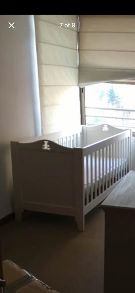 Lit bébé évolutif 140x70&table à langer/commode Woodwork, Kinderen en Baby's, Kinderkamer | Complete kinderkamers, Gebruikt, Jongetje of Meisje