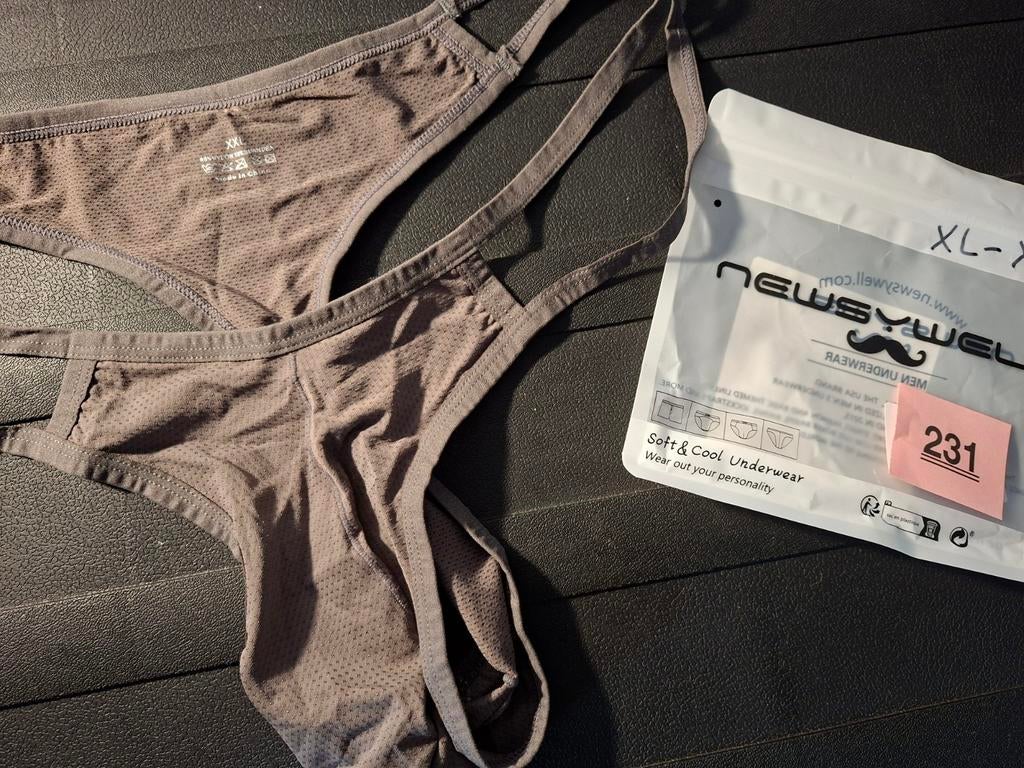 String grand gris pour homme, Envoi