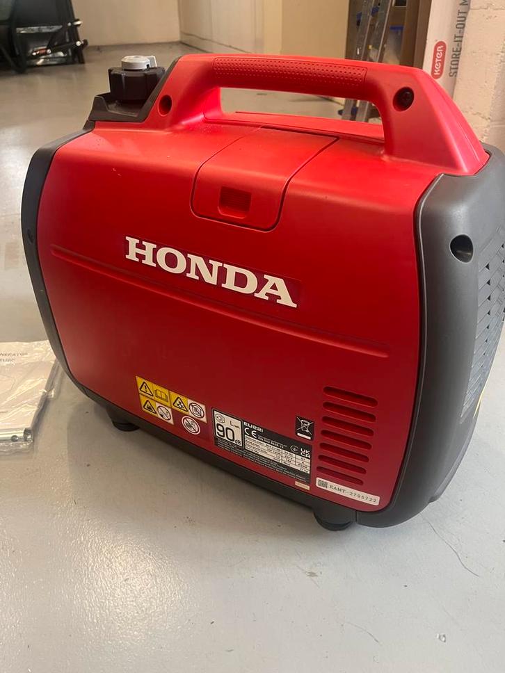 Stroomgroep honda eu22i, Doe-het-zelf en Bouw, Aggregaten, Zo goed als nieuw, Benzine, Ophalen