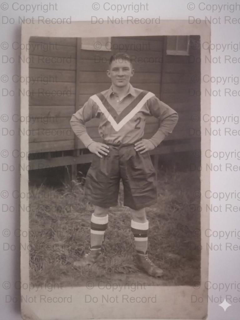 Photo Ancienne Rugby / Rugby à XIII - Joueur en Tenue, Collections, Objets militaires | Général, Autres, Enlèvement ou Envoi