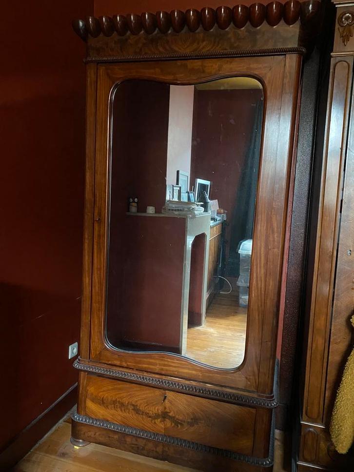 Armoire à miroir ancienne à bordure perlée, Antiquités & Art, Antiquités | Meubles | Armoires, Enlèvement