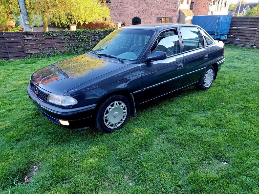 Gekeurd voor verkoop Klaar opel astra 1.4benzine 130000km, Particulier, Te koop, Astra