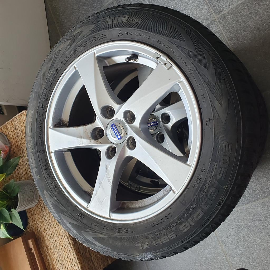 Lichtmetalen 16" Volvo velgen met banden, Auto-onderdelen, Banden en Velgen, Ophalen, Gebruikt, 16 inch, Banden en Velgen