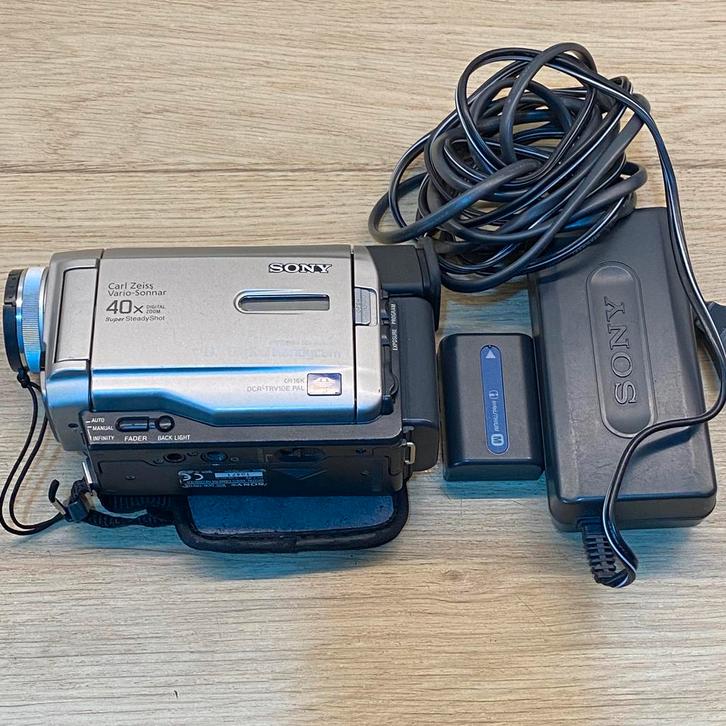 Sony Mini-Dv DCR-TRV10E *parfait état, TV, Hi-fi & Vidéo, Caméscopes analogiques, Enlèvement ou Envoi