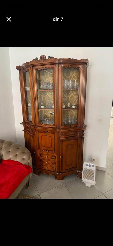 Belle vitrine en tres bon etat voir les photos !!! Prix 95€, Maison & Meubles, Armoires | Vitrines, Comme neuf, 200 cm ou plus