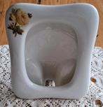 Wit porseleinen fotolijstje, zonder glas, gepimpt met roos, Antiek en Kunst, Ophalen of Verzenden