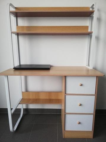 Bureau beschikbaar voor biedingen