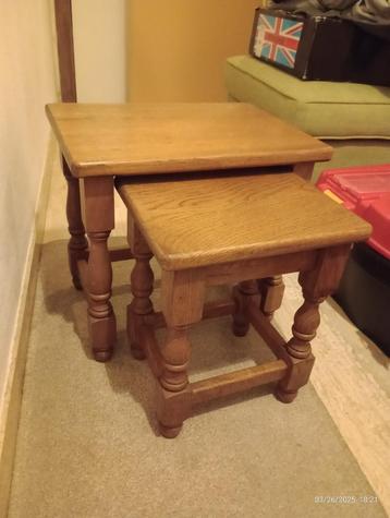 Set van 2 kleine salontafels, uittrekbaar type beschikbaar voor biedingen