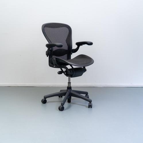 30 Herman Miller Aeron bureaustoelen B Classic Antraciet, Huis en Inrichting, Zetels | Zetels en Chaises Longues, Zo goed als nieuw