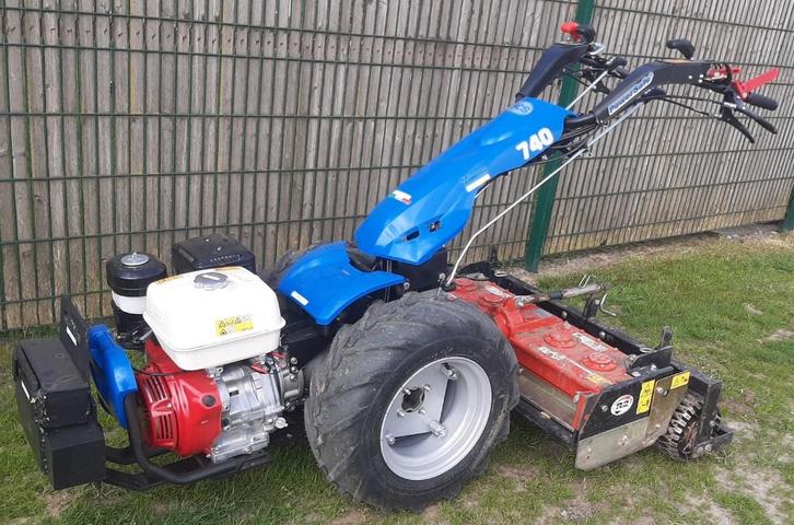 Te huur: Motoculteur, Doe-het-zelf en Bouw, Gereedschap | Machine-onderdelen en Toebehoren, Gebruikt, Ophalen