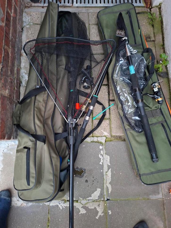 Zeer groot lot visgerief!! Zie foto's, Watersport en Boten, Hengelsport | Algemeen, Zo goed als nieuw, Complete hengel, Ophalen