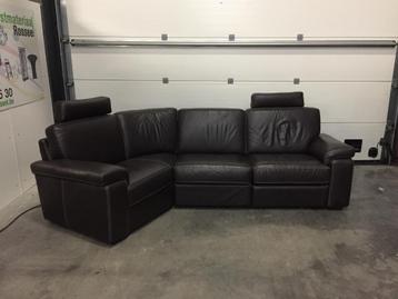 (8) Lederen hoekzetel chateau d'ax met elektrische relax beschikbaar voor biedingen