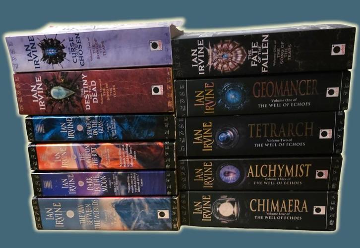 11 books - Ian Irvine - Orbit - Pockets, Boeken, Fantasy, Gelezen, Ophalen of Verzenden