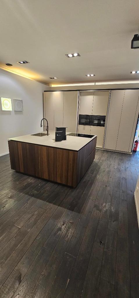 Eggersmann Hasselt: keuken 5, Huis en Inrichting, Keuken | Complete keukens, Nieuw, Enkelwandige keuken, Crème, Staal of Inox