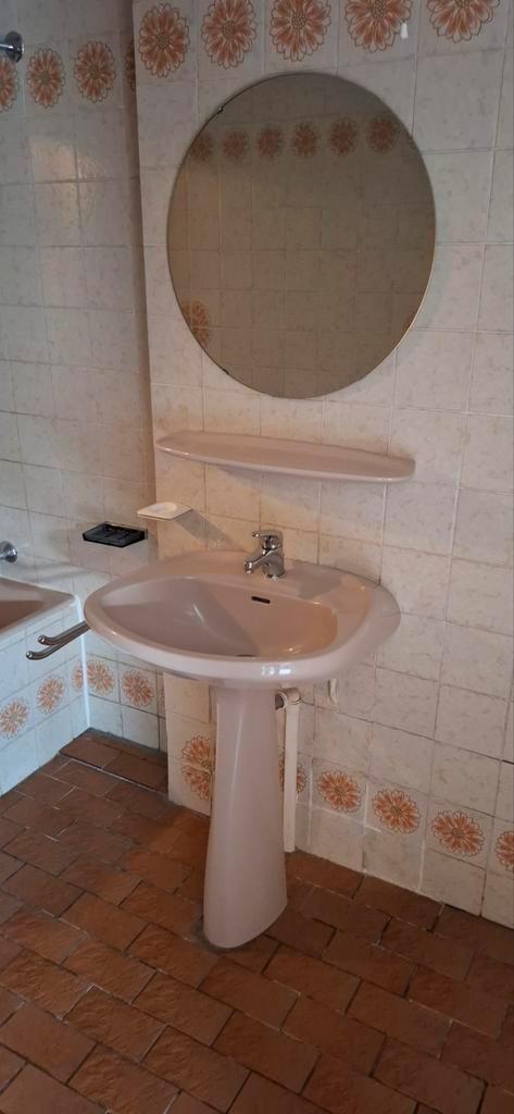 Retro wastafel met optionele spiegel, Huis en Inrichting, Badkamer | Badkamermeubels, Zo goed als nieuw, Ophalen of Verzenden