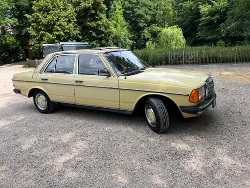 mercedes 220D oldtimer, Auto's, Oldtimers, Particulier, Open dak, Radio, Mercedes-Benz, Diesel, Stadsauto, 4 deurs, Handgeschakeld