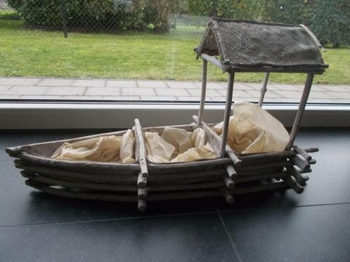Vintage houten boot gemaakt van takjes voor doopsuiker = 4€, Antiquités & Art, Curiosités & Brocante, Enlèvement ou Envoi
