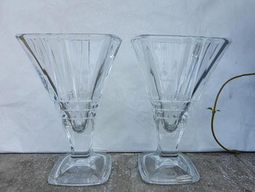 Italiaans Kristal V Vormige glas op voet, vierkant. 2, Antiek en Kunst, Antiek | Glaswerk en Kristal, Ophalen of Verzenden