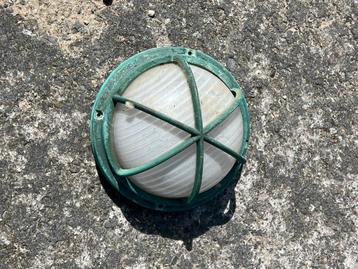 Mooie koperen buitenverlichting. beschikbaar voor biedingen