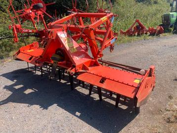 Kuhn Rotoreg HRB 302 met maxi kooirol beschikbaar voor biedingen