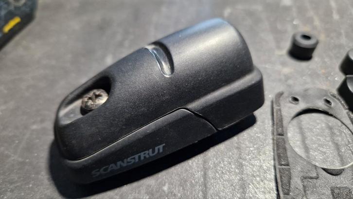 2 passe-cables de toit SCANSTRUT pour CC, caravanne, bateau, Doe-het-zelf en Bouw, Zonnepanelen en Toebehoren, Ophalen of Verzenden