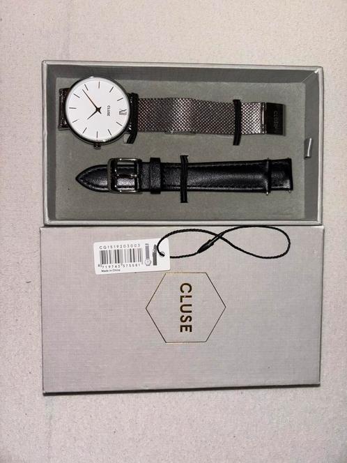 Montre cluse en Acier inoxydable, Handtassen en Accessoires, Horloges | Dames, Nieuw, Polshorloge, Overige merken, Staal, Staal