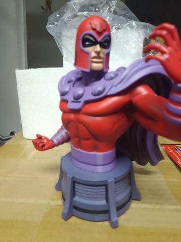 magneto resin bust genummerd met certificaat 0626/3000 nieuw