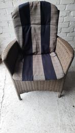 Rieten zetel met kussen, Enlèvement