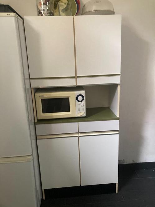 Vintage seventies witte keukenkast met groene biezen en blad, Huis en Inrichting, Kasten | Buffetkasten, Gebruikt, 150 tot 200 cm
