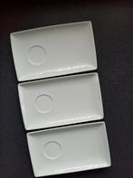 Yong : 3 schoteltjes (11,5cm -19,5cm) voor kop met koekje, Enlèvement ou Envoi, Comme neuf, Porcelaine, Tasse(s) et/ou soucoupe(s)