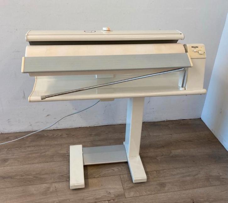 Strijkrol Mangel strijkmachine MIELE nieuw model, Elektronische apparatuur, Strijkijzers en Strijkplanken, Zo goed als nieuw, Ophalen
