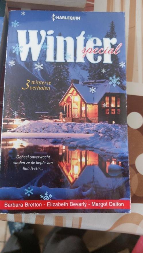 Harlequin lente-zomer-winter specials (3 verhalen), Boeken, Chicklit, Gelezen, Ophalen of Verzenden