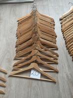 Houten kledinghanger ( moet snel weg), Ophalen, Zo goed als nieuw