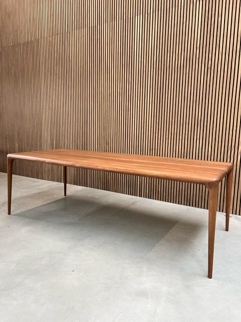 Artisan Latus tafel 240x90 Europees Walnoot, Antiek en Kunst, Antiek | Meubels | Stoelen en Sofa's