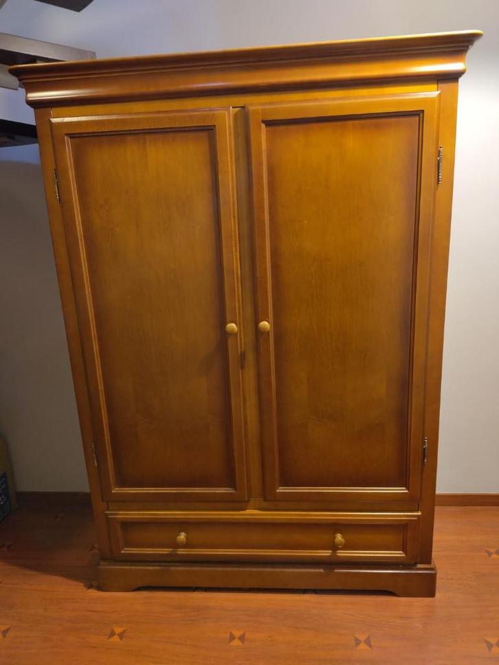 Halkast stijlvol en praktisch, Antiquités & Art, Antiquités | Meubles | Armoires, Enlèvement