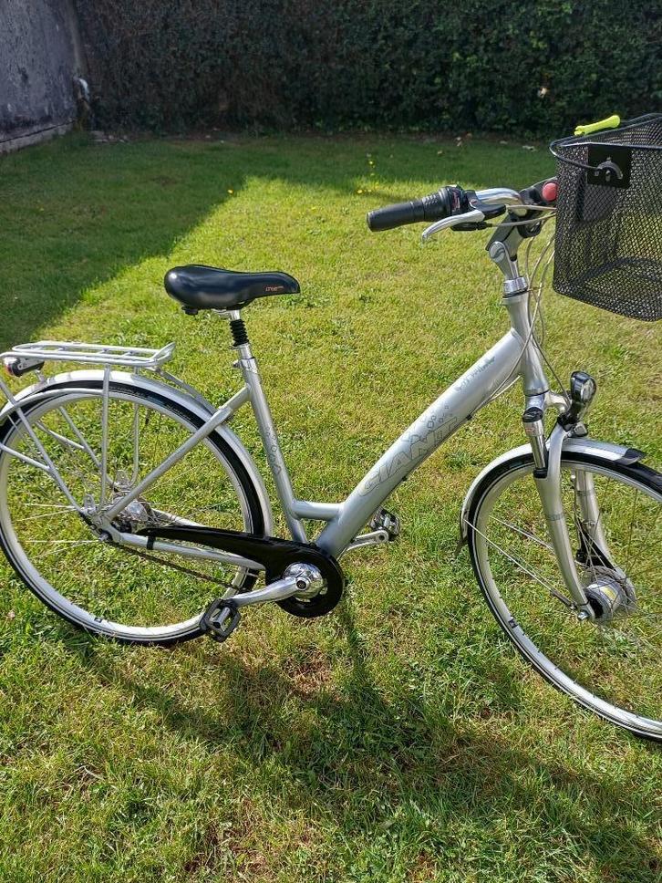 VELO DAME DE MARQUE GIANT CHILL LIEVENS, Fietsen en Brommers, Fietsen | Dames | Damesfietsen, Zo goed als nieuw, Giant, Versnellingen