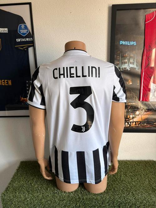 Juventus thuisshirt 2021-2022 Chiellini, Sport en Fitness, Voetbal, Zo goed als nieuw, Shirt, Maat L, Verzenden