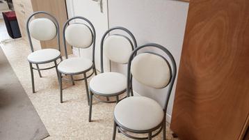 Keukenstoelen  beschikbaar voor biedingen