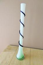 Beau Vase Soliflore Vintage Verre Opaline Blanc H. 50 cm., Enlèvement, Neuf, Blanc, Verre