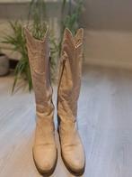 Beige cowboy laarzen uitstekende staat, Kleding | Dames, Schoenen, Ophalen, Hoge laarzen, Beige, Zo goed als nieuw