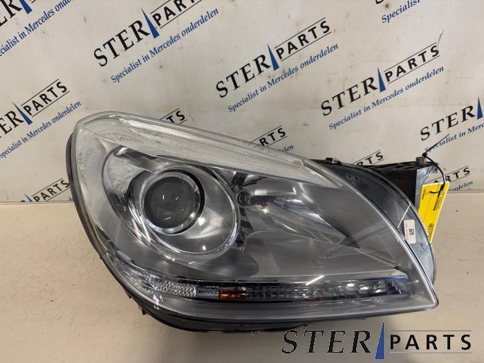 Phare droit d'un Mercedes SLK, Autos : Pièces & Accessoires, Éclairage, Mercedes-Benz, Utilisé, 3 mois de garantie, Enlèvement ou Envoi